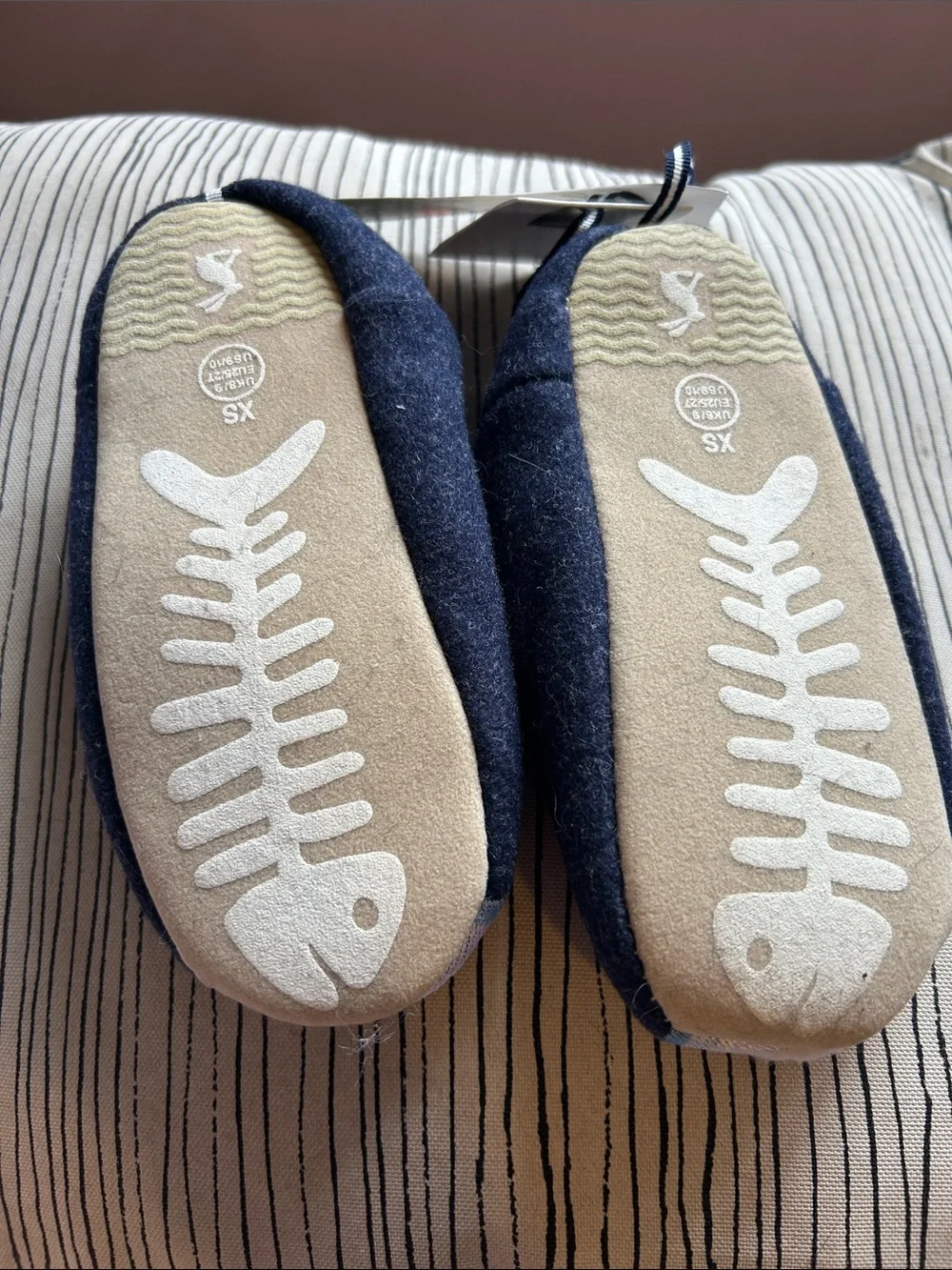 Joules Navy Shark Slippers